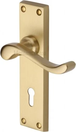 Bedford Lever Door Handles On A Backplate - Satin Brass (Lacquered)