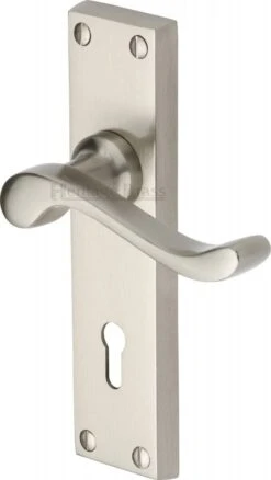 Bedford Lever Door Handles On A Backplate - Satin Nickel