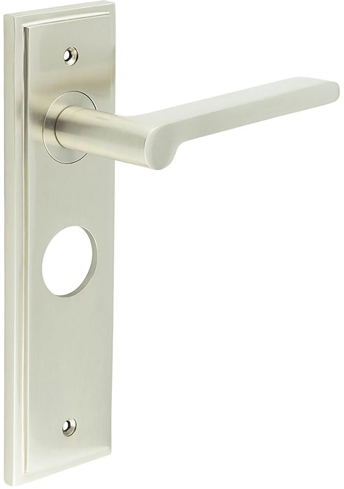 Blade Pattern Lever Handle On A Large Rectangular Backplate - Satin Nickel - Image 2