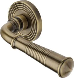 Bridgetown Reeded Lever Handle On Reeded Round Rose - Antique Brass (Gloss Lacquered)