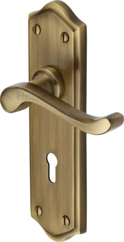 Buckingham Lever Door Handles On A Backplate - Antique Brass (Gloss Lacquered)