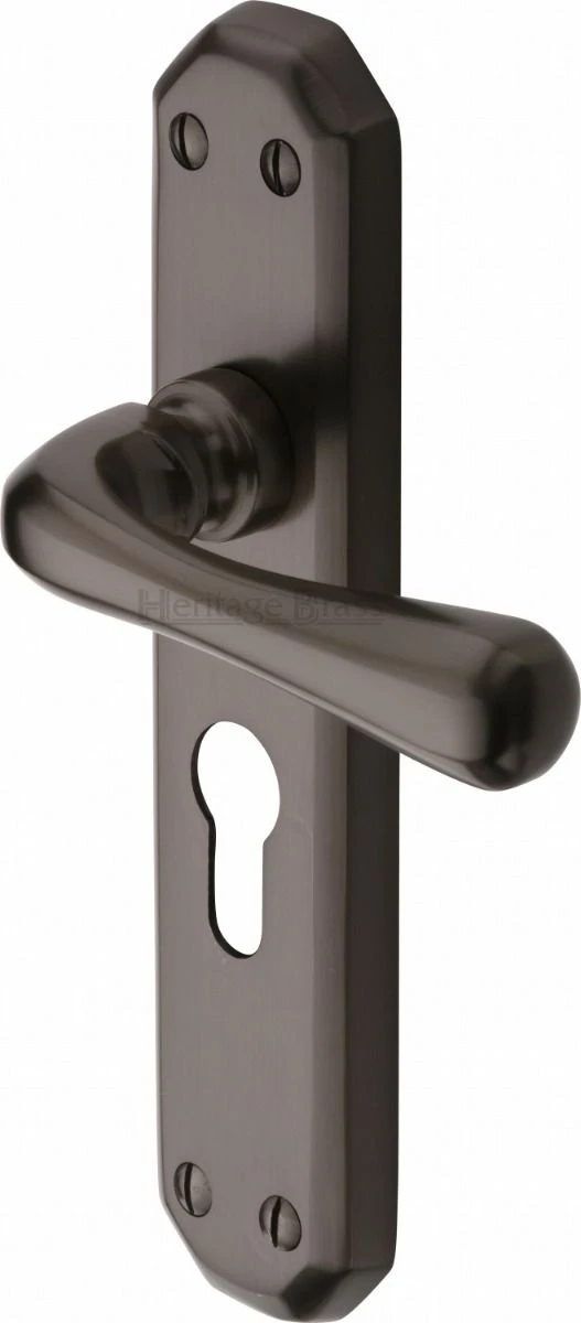 Charlbury Lever Door Handles On A Backplate - Matt Bronze (Lacquered) - Image 3