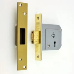 Chubb Lock - BS 3621 British Standard Insurance Rated 5 Lever - Dead Lock - Polished Brass Forend With Gold Strike Plate