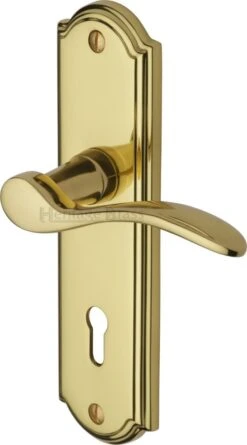 Howard Lever Door Handles On A Backplate - Polished Brass (Lacquered)