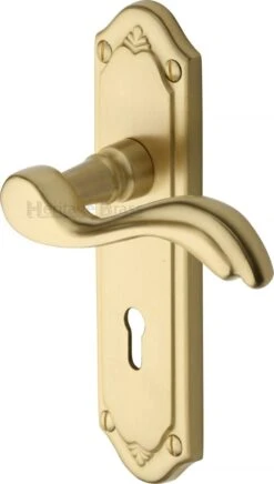 Lisboa Lever Door Handles On A Backplate - Satin Brass (Lacquered)