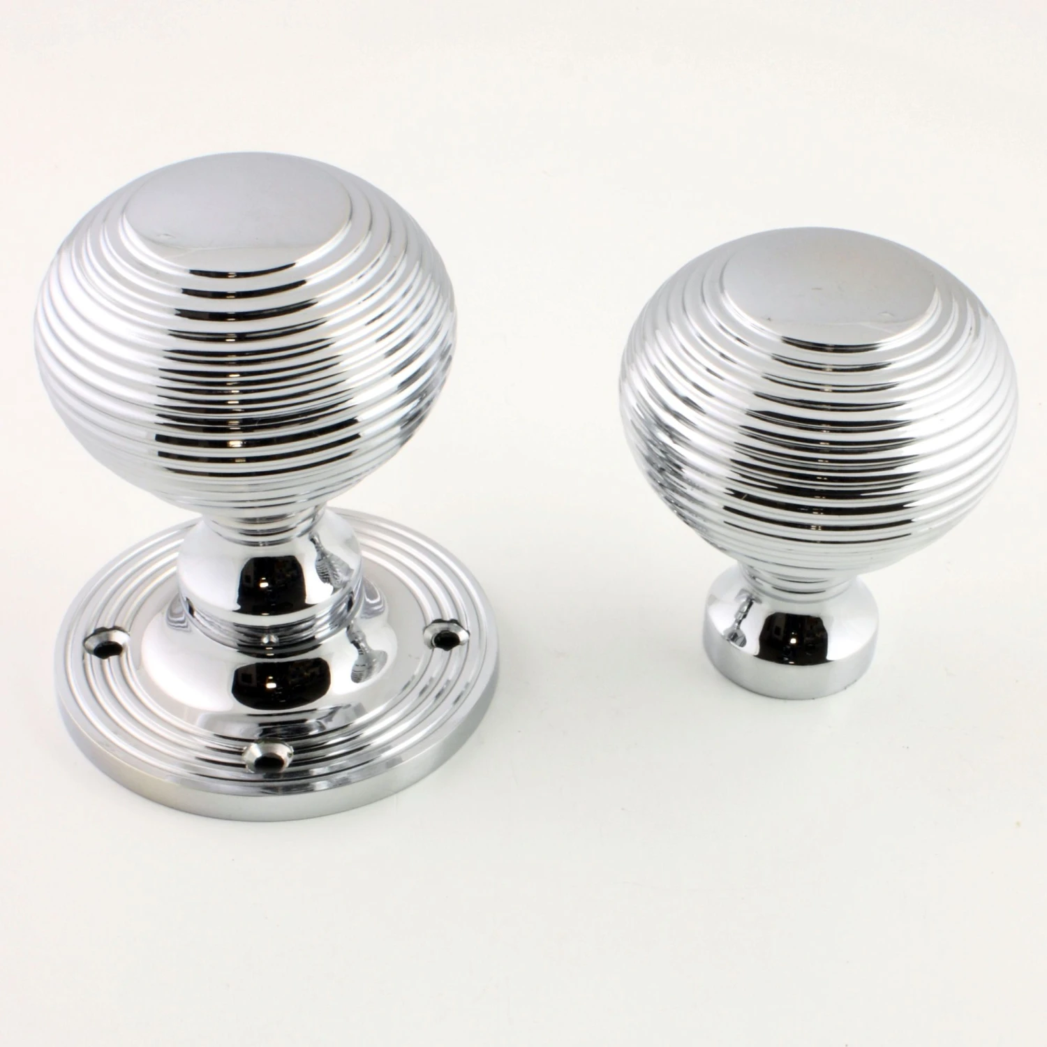Queen Anne Style Reeded Rim Knob Set - Polished Chrome - Image 5