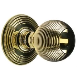 Queen Anne Style Reeded Pattern Door Knobs - Polished Brass (Lacquered)