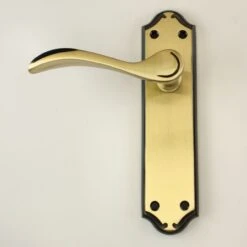 Madrid Lever Handle Suite - Antique Brass (Lacquered)