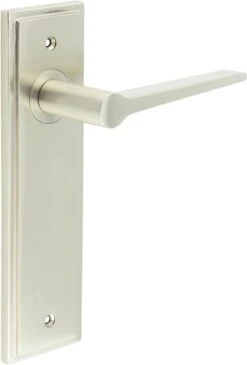 Tappered Pattern Lever Handle On A Large Rectangular Backplate - Satin Nickel