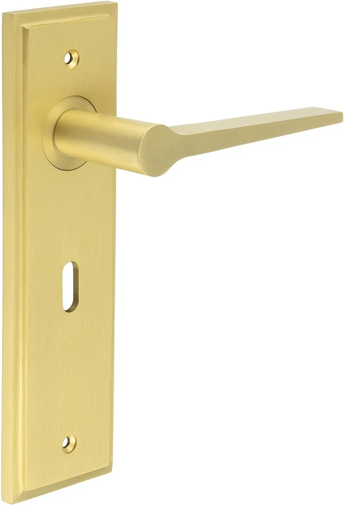 Tappered Pattern Lever Handle On A Large Rectangular Backplate - Satin Brass (Lacquered) - Image 2