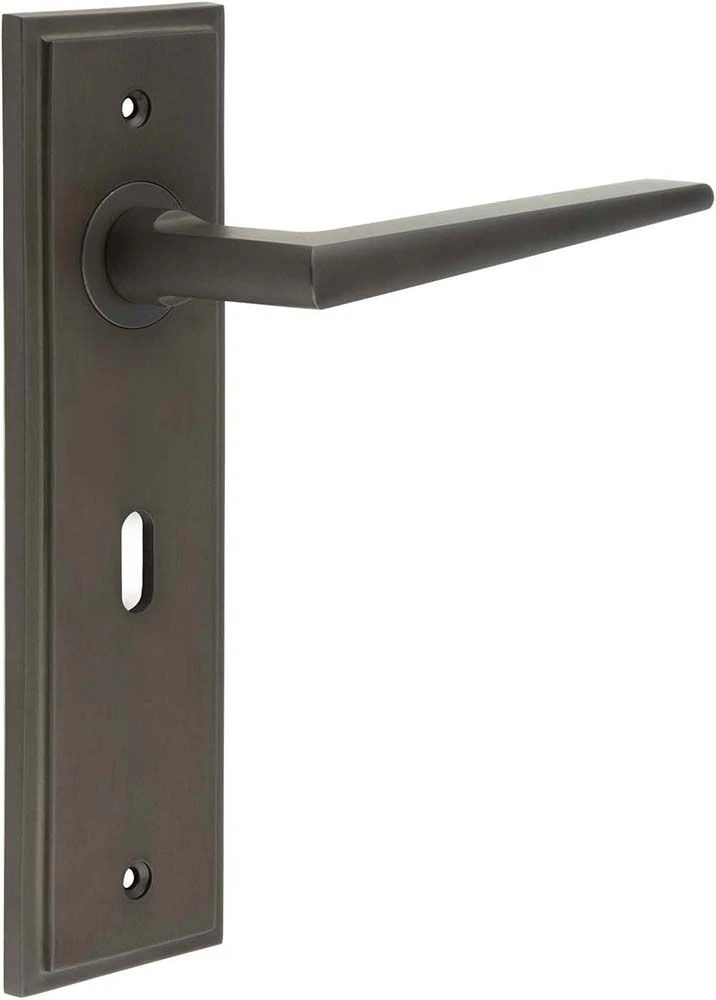 Wedge Pattern Lever Handle On A Large Rectangular Backplate - Dark Bronze (Lacquered) - Image 2