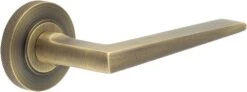 Wedge Pattern Lever Handles With Knurled Round Rose - Suitable For Use With FD30 / FD60 Fire Doors - Antique Brass (Lacquered)