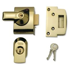 Yale Front Door Lock - Narrow Body - High Security Nightlatch - 40mm Backset - Polished Brass (Lacquered)